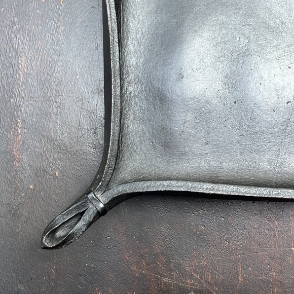 Beautiful catch all leather tray. - Picture 4 of 6